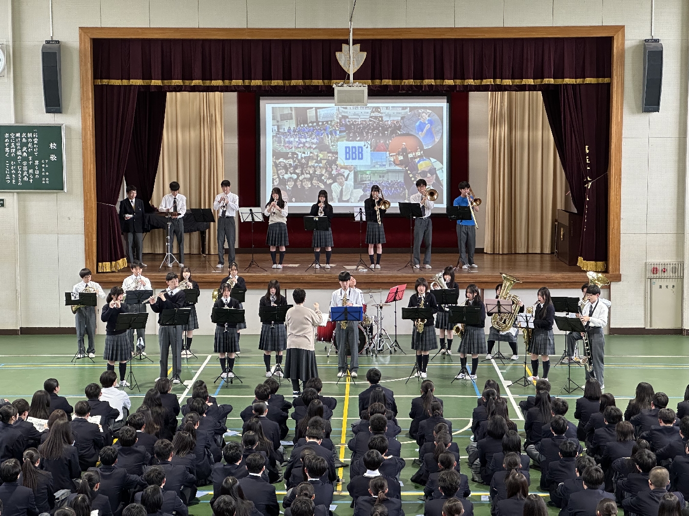 オープニングを飾った吹奏楽部