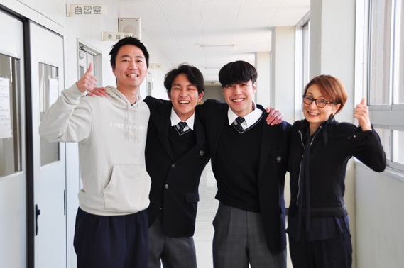 （左から）　土田先生　玉川さん　溝口さん　橋本先生