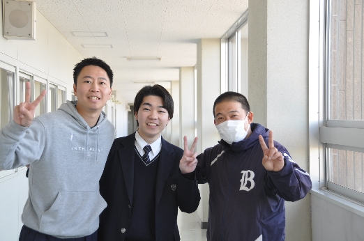 2年次担任の土田先生（左）と1年次担任の蛭田先生（右）