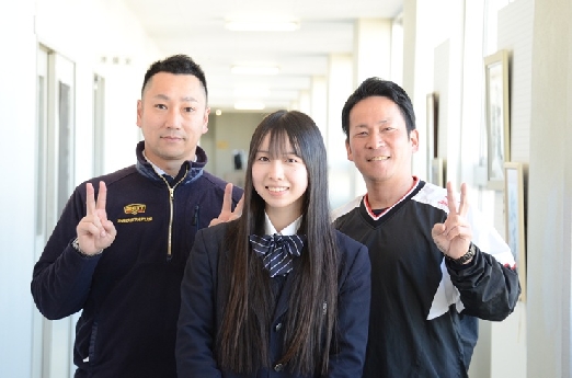 テスト前に数学を教えてもらった中島先生も合流