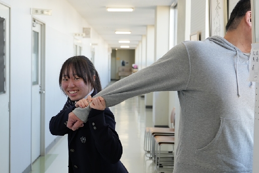 小さい頃からお世話になっている佐藤先生に出演を依頼するもNG