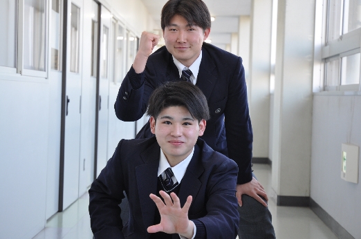 なぜかキャッチャーと主審(笑)