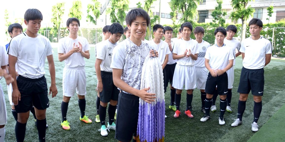 チア部からサッカー部へ 関東大会に向けてエール 学校法人武南学園 武南高等学校