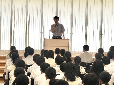 生徒指導部　高野先生