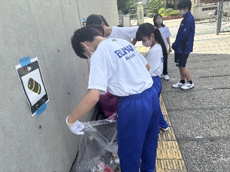 拾ったゴミを分別